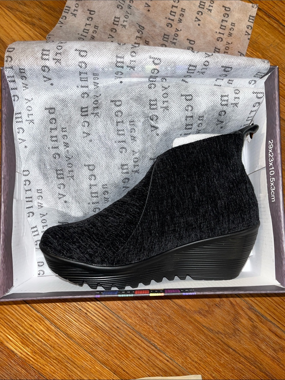 NIB Bernie Mev Sally ankle wedge shoe black velvet euro 38 size 6.5 memory foam